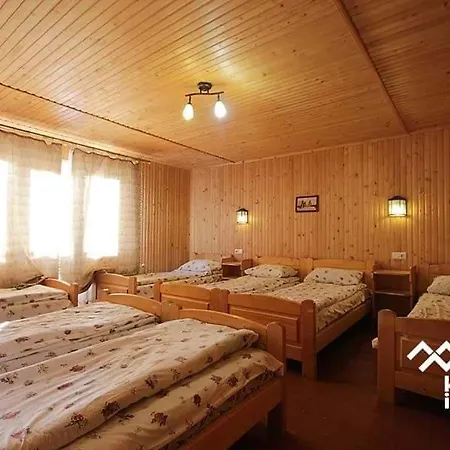 Konukevi дім з видом на гори. Vizhenka