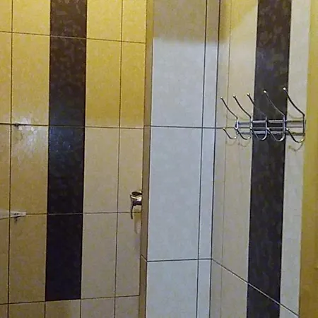 дім з видом на гори. בית הארחה