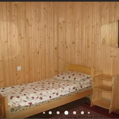 Gasthof дім з видом на гори.